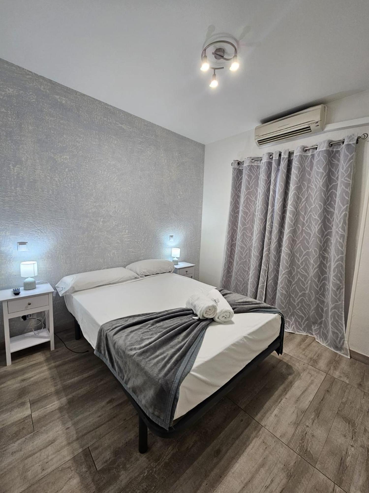 Apartamentos Sleep In Мадрид Экстерьер фото